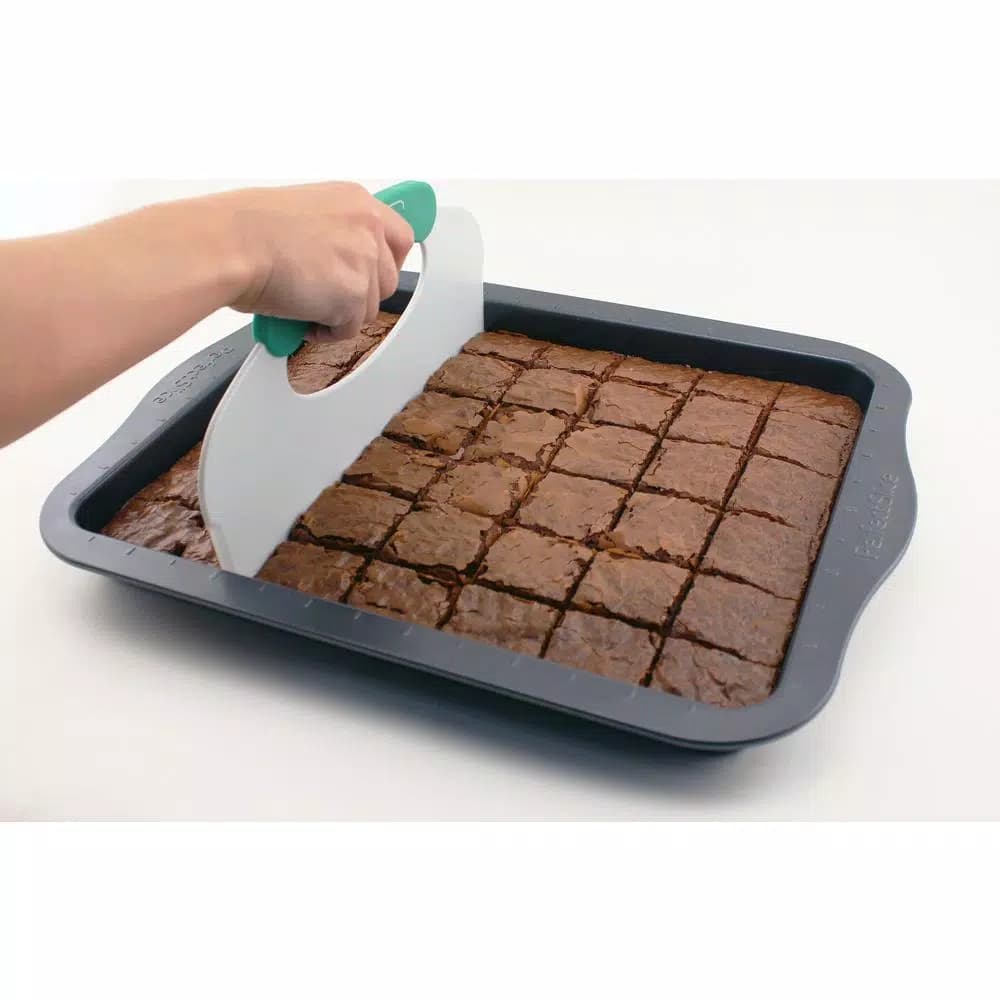 BergHOFF Perfect Slice 9-Piece Baking Pan Set with Cutting Tools, Carbon Steel