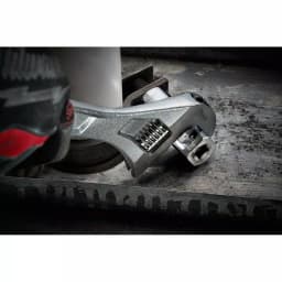 Milwaukee 12-Piece 3/8 in. Drive SAE Ratchet and Socket Set thumbnail 13