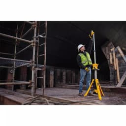 DEWALT 20V MAX 3000-Lumen Cordless LED Tripod Work Light Kit with 6.0 Ah Battery and Charger thumbnail 14