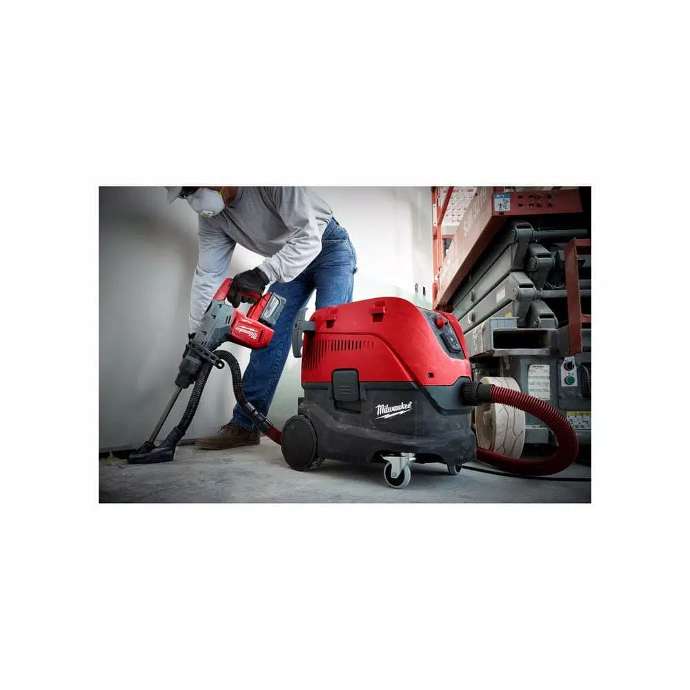 Milwaukee 8 Gal. Dust Extractor Vacuum with HEPA Filtration
