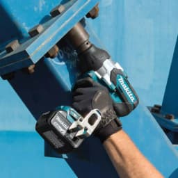 Makita 18V LXT Brushless 3/4 in. Square Drive High Torque Impact Wrench Kit with (2) 5.0Ah Batteries & Bag thumbnail 10