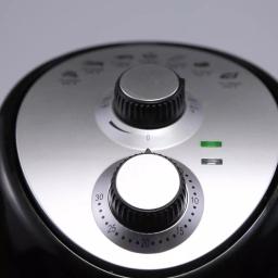 Continental 2.0L Air Fryer with 1500W Power, Cool Touch Housing and Non-Stick Basket, Black thumbnail 3