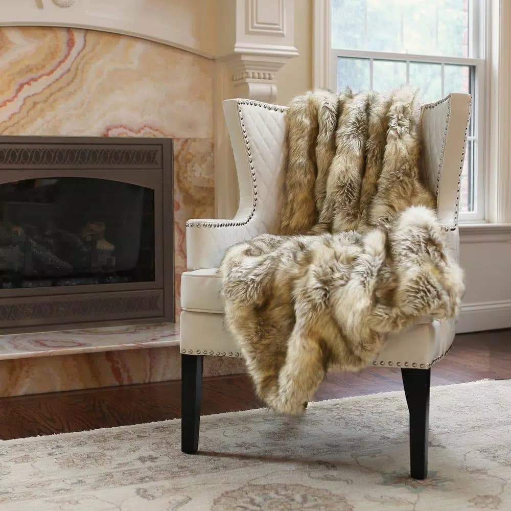 Best Home Fashion Kitt Fox Faux Fur Throw Blanket, 54 in. x 36 in., Grey and Ivory