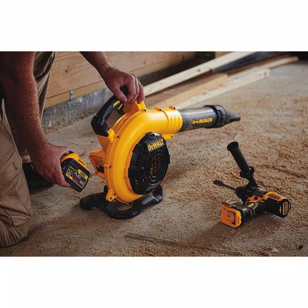 DEWALT 60V MAX FLEXVOLT Cordless Handheld Leaf Blower Kit with 3.0Ah Battery and Charger