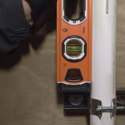 Klein Tools 24 in. Magnetic Bubble Level with V-Groove and High-Visibility Orange Body thumbnail 10
