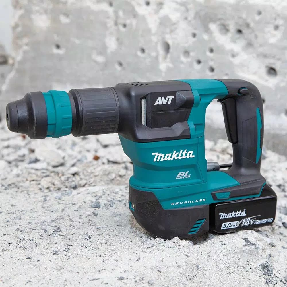 Makita 18V LXT Brushless Cordless AVT Power Scraper Kit with 5.0 Ah Batteries and Charger