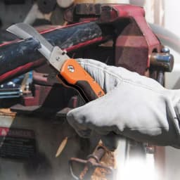 Klein Tools 2.5 in. Folding Cable Skinning Utility Knife with Replaceable Hawkbill Blade thumbnail 2