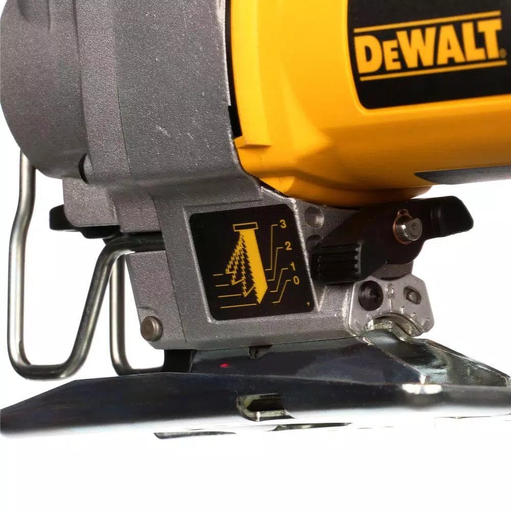 DEWALT 5.5 Amp Corded Jig Saw Kit with Carrying Bag