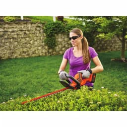 BLACK+DECKER 40V Lithium-Ion Cordless Hedge Trimmer with 22 in. Dual-Action Blade, Battery and Charger Included thumbnail 5