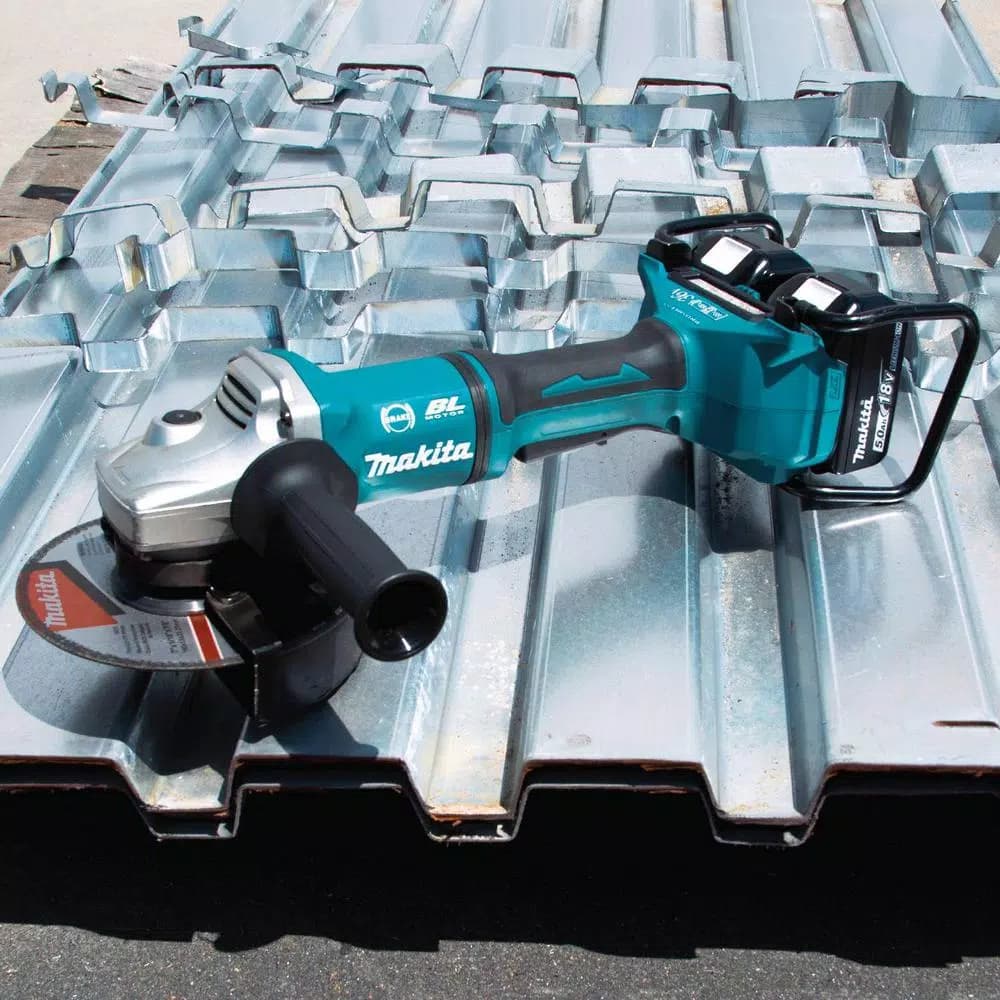 Makita 18V X2 LXT Brushless 7 in. Angle Grinder Kit w/ 5.0 Ah Batteries, Charger, Dust Shroud & Diamond Wheel