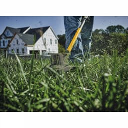 DEWALT 60V MAX FLEXVOLT 15 in. Brushless Cordless String Trimmer (Tool Only) thumbnail 6