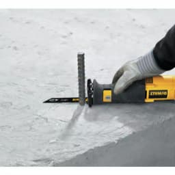 DEWALT 8 in. Premium Metal Reciprocating Saw Blades, 14/18 TPI, 5-Pack thumbnail 4