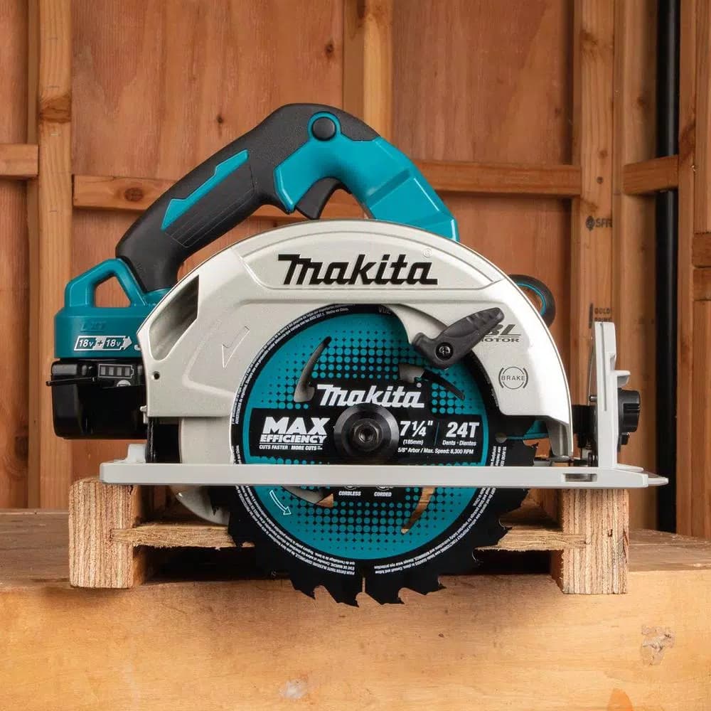Makita 18V X2 LXT Brushless 7-1/4" Circular Saw Kit with 4 5.0Ah Batteries and Charger