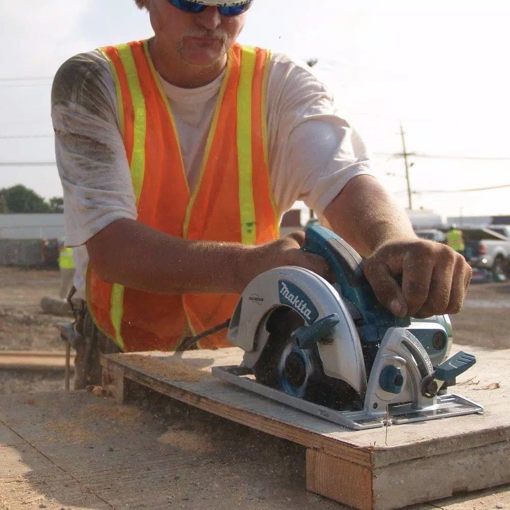 Makita 5007MG 7-1/4 in. 15 Amp Corded Magnesium Circular Saw with LED Light and Hard Case