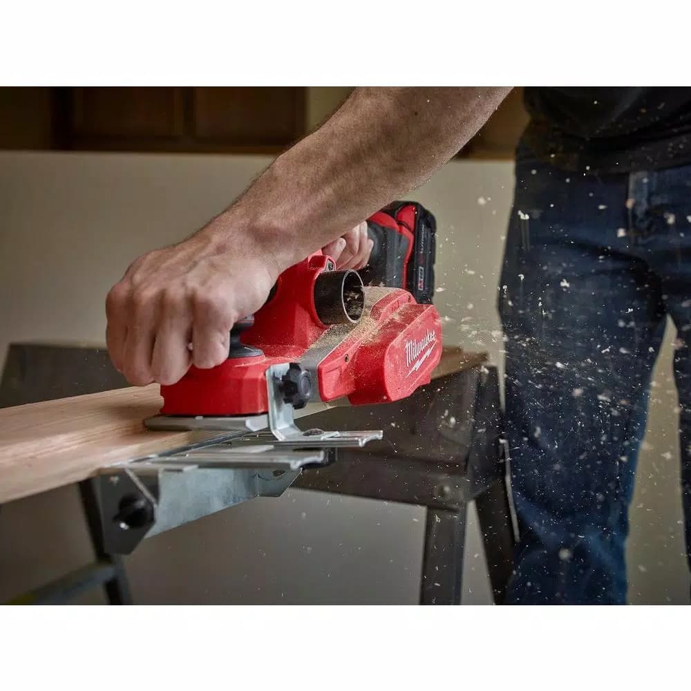 Milwaukee M18 18V Lithium-Ion Cordless 3-1/4 in. Planer (Tool-Only)