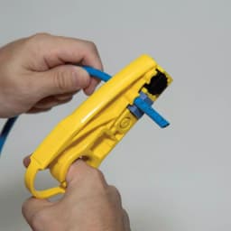 Klein Tools Dual-Cartridge Radial Stripper for Coaxial and Twisted-Pair Cables thumbnail 5
