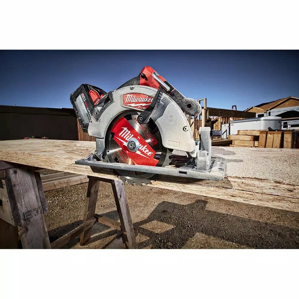 Milwaukee M18 FUEL 7-1/4 in. Brushless Cordless Circular Saw (Tool-Only)