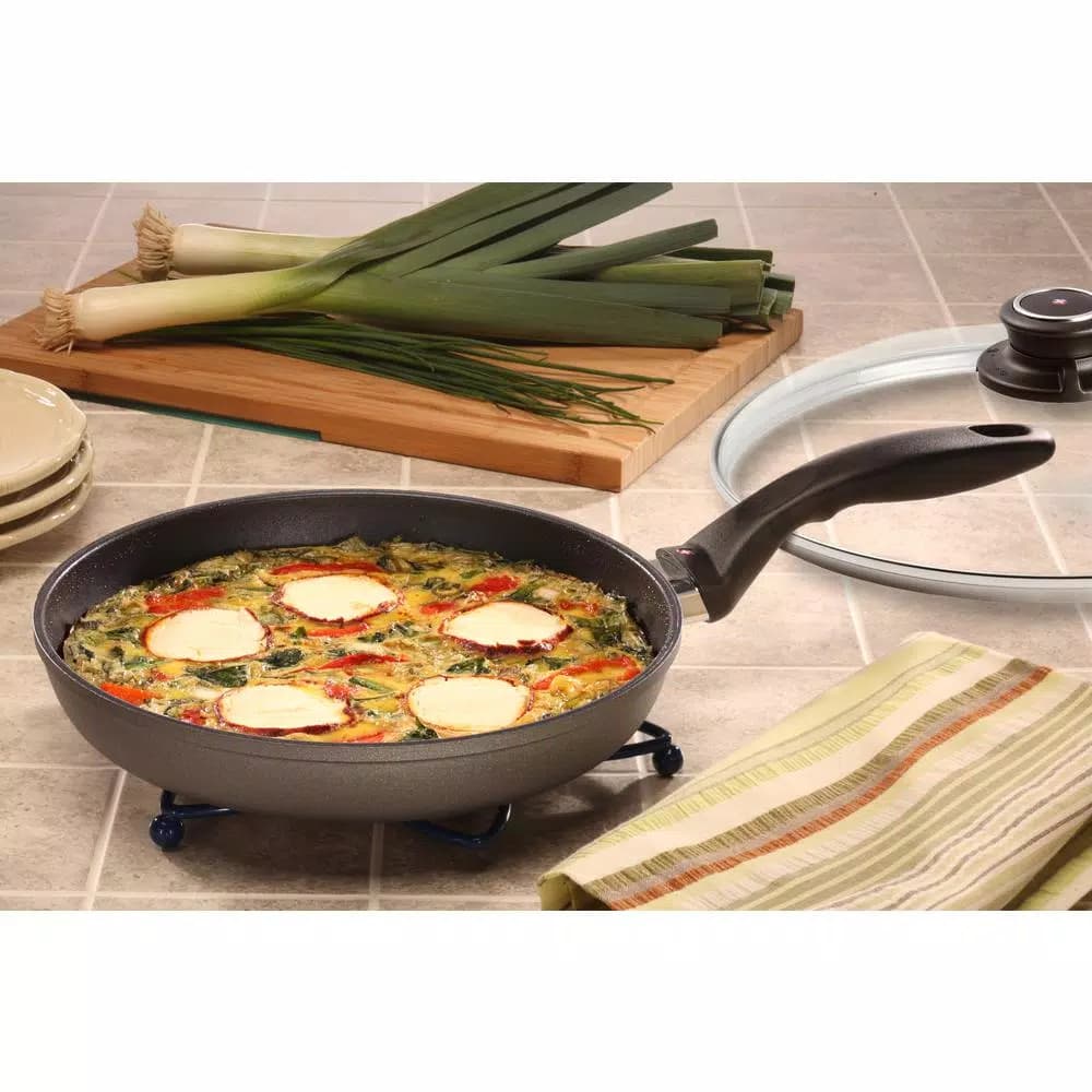 Swiss Diamond Classic Series 10.25 in. Cast Aluminum Nonstick Frying Pan with Glass Lid, Grey