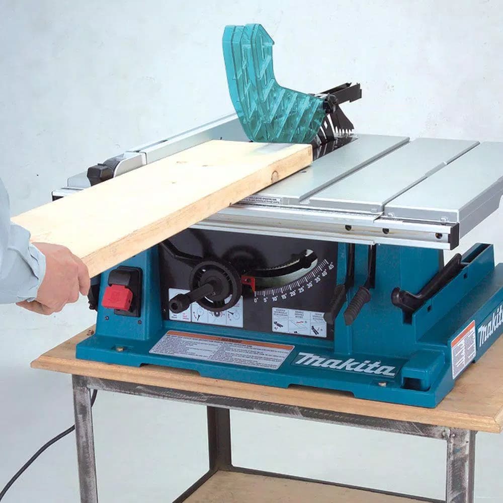 Makita 10 in. 15 Amp Corded Contractor Table Saw with 25 in. Rip Capacity