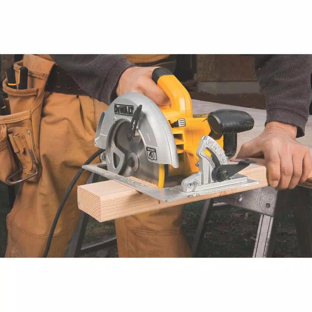 DEWALT 15 Amp 7-1/4 in. Lightweight Corded Circular Saw with Electric Brake