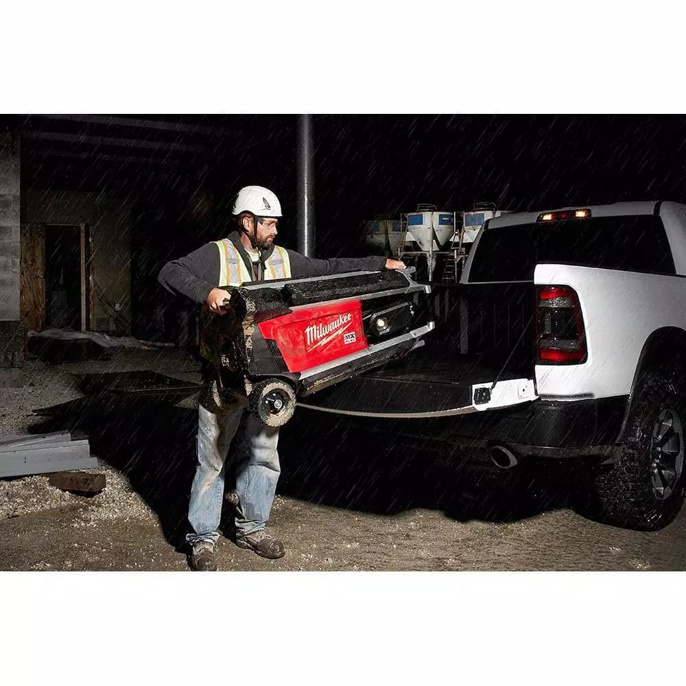 Milwaukee MX FUEL Lithium-Ion Cordless Rocket Tower Light with Integrated Charger