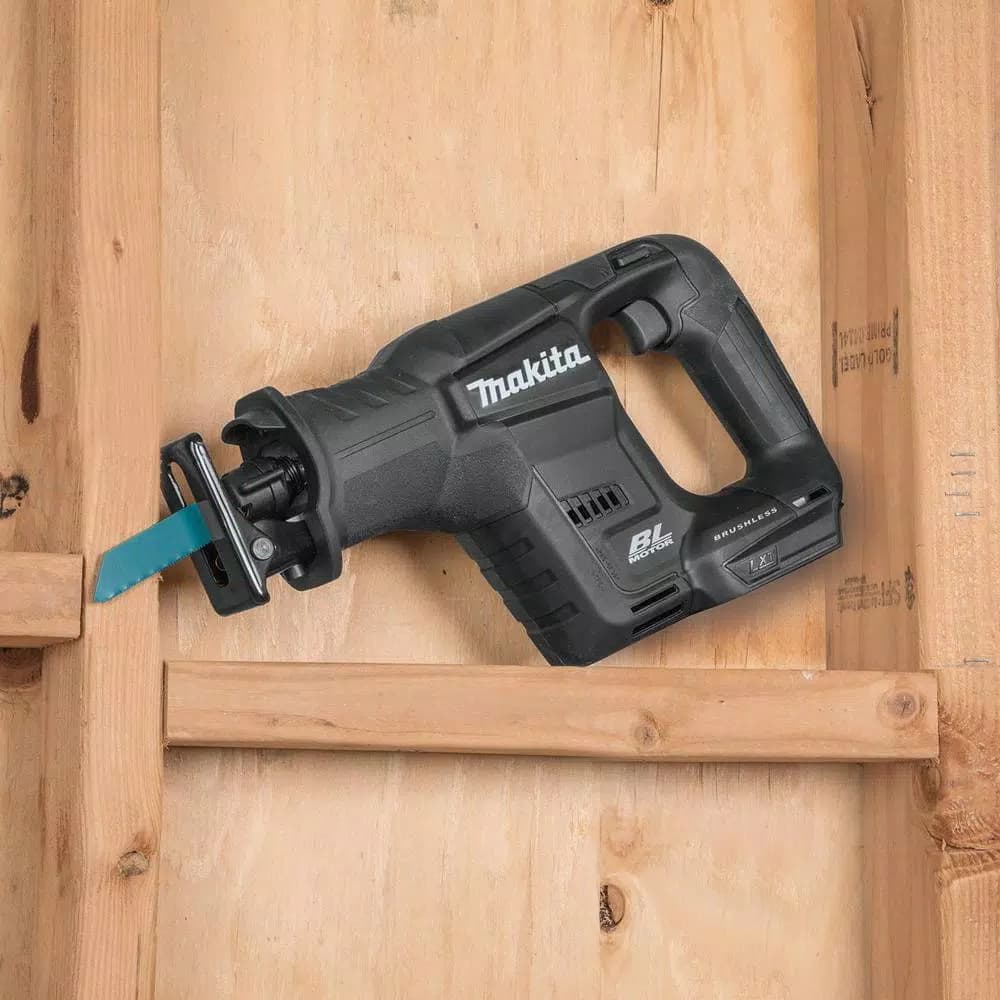 Makita 18V LXT Sub-Compact Brushless Cordless Tool Kit: Drill Driver, Circular Saw, Reciprocating Saw & Battery Pack
