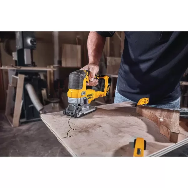 DEWALT 20-Volt MAX XR Cordless Brushless Jigsaw with (1) 20-Volt Battery 3.0Ah & Charger