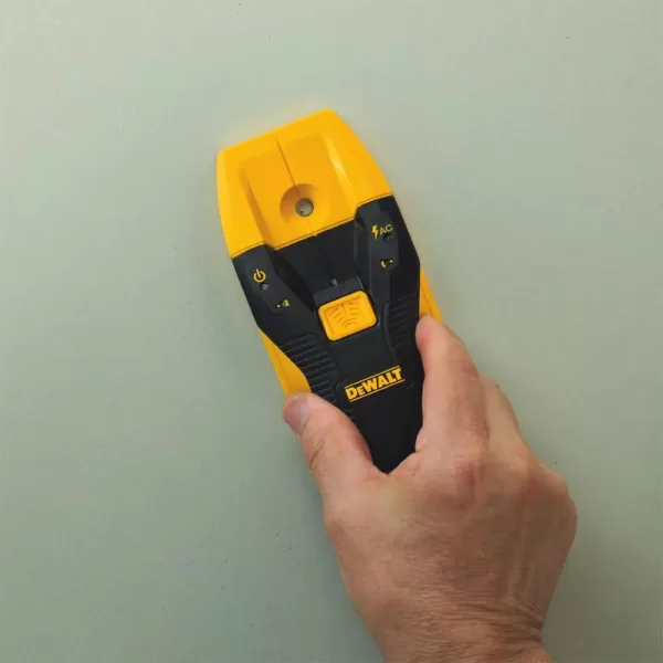 DEWALT 3/4 in. Stud Finder with Bonus 20 oz. Hammer