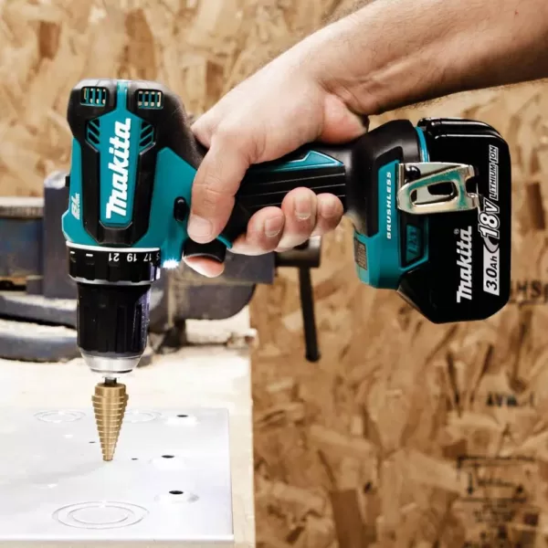 Makita 18-Volt LXT Lithium-ion Brushless Cordless 2-Piece Combo Kit 3.0Ah Driver-Drill/ Impact Driver