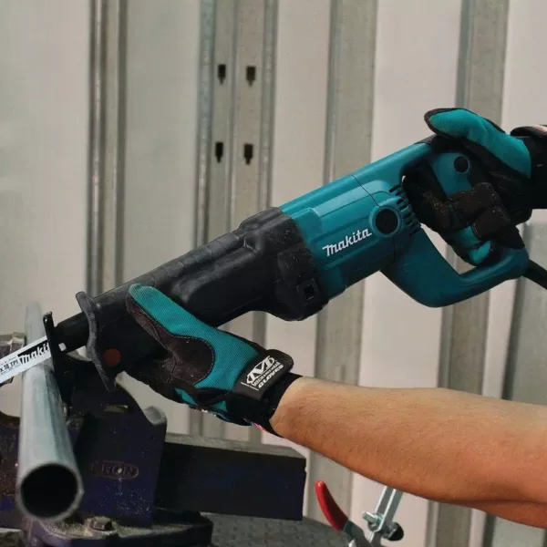 Makita 11 Amp Corded Variable Speed Reciprocating Saw with Wood Cutting Blade, Metal Cutting Blade and Hard Case