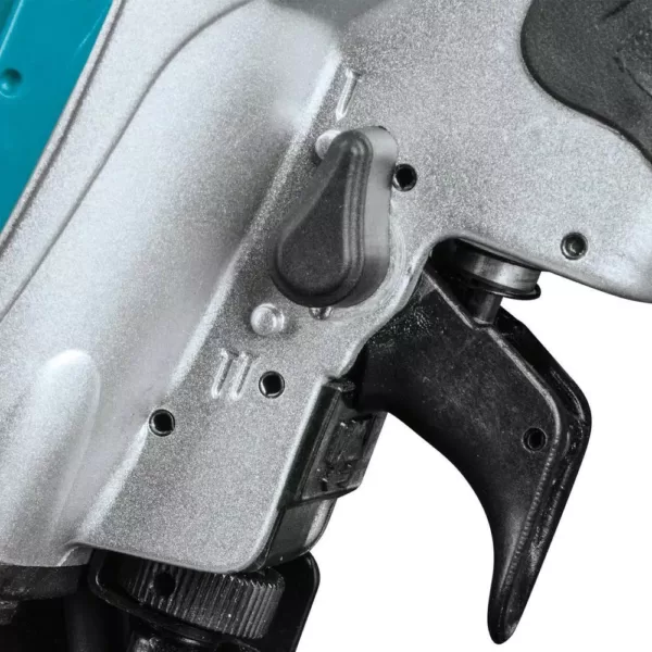 Makita 15 Degree 1-3/4 in. Pneumatic Coil Roofing Nailer