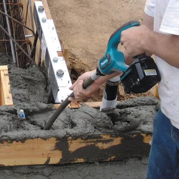 Makita 18-Volt LXT Lithium-Ion 4 ft. Cordless Concrete Vibrator (Tool-Only)