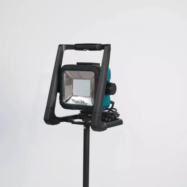 Makita 18-Volt LXT Lithium-Ion Cordless/Corded LED Flood Light